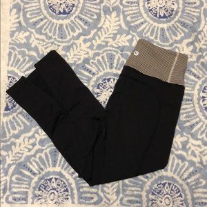 Lululemon black capris size 2